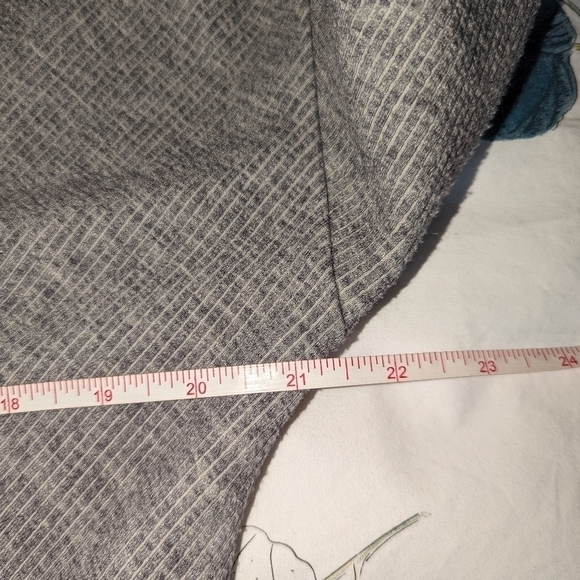 DYNAMITE Grey Ribbed Oversized Minimalist Dress Size Extra-Small - Picture 8 of 10